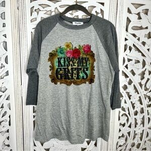 Prissy Jane ‘Kiss My Grits’ Baseball Tee